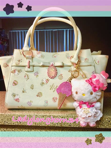 hello kitty purse for adults.